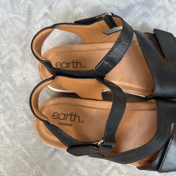 Black Earth Origins Sureal Casual Leather Velcro Sandals Women’s Size 8.5 - Picture 5 of 8